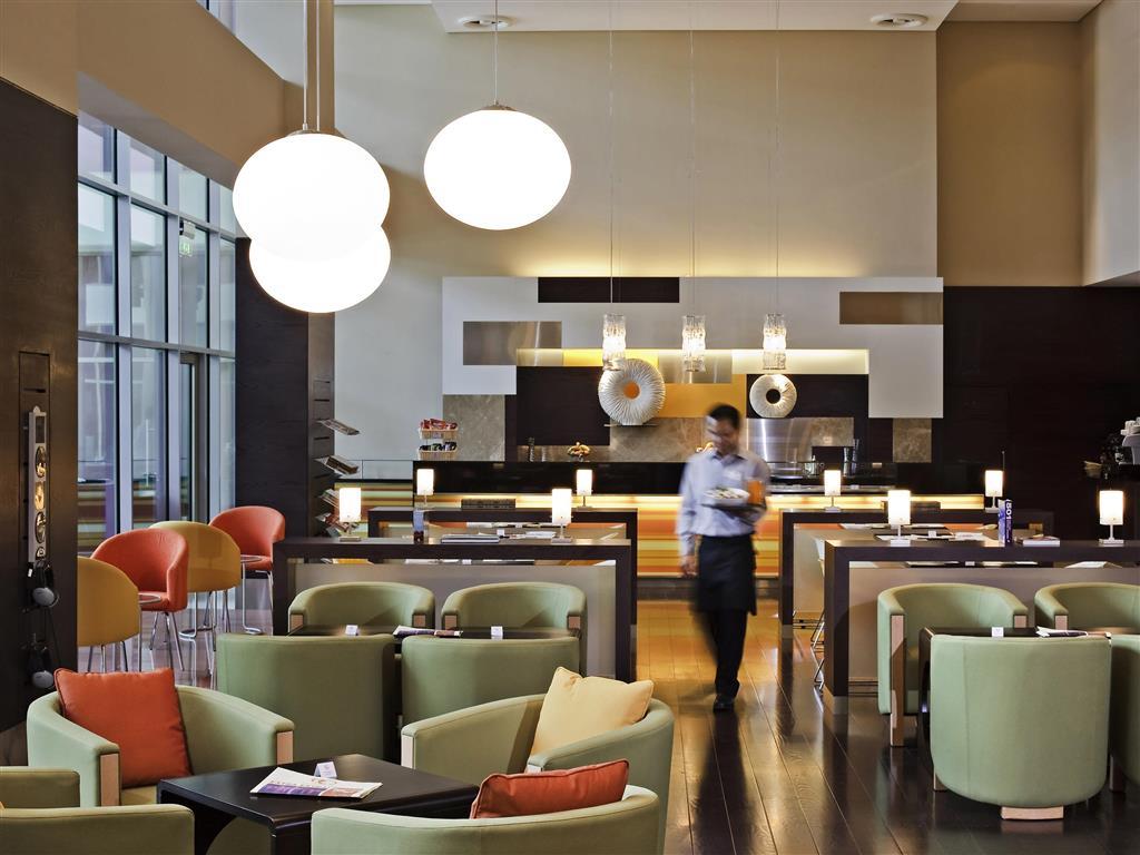Готель Ibis Dubai Al Rigga 3*