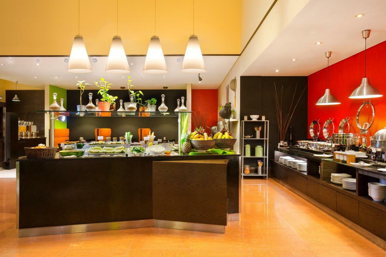 Готель Ibis Dubai Al Rigga 3*