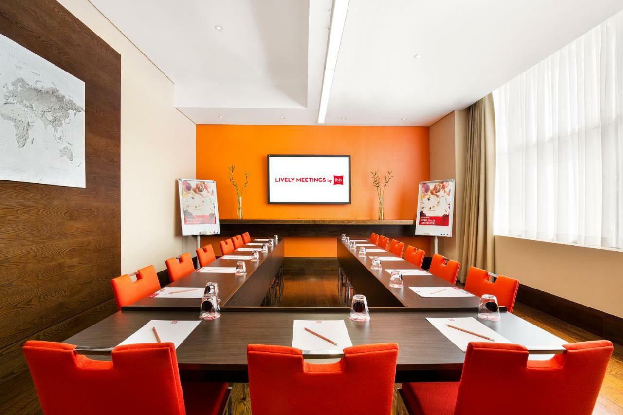 Готель Ibis Dubai Al Rigga 3*